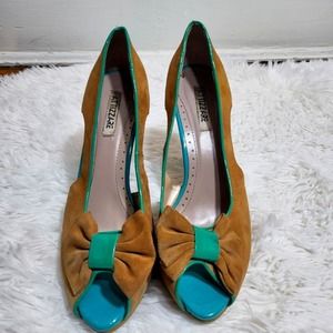 🌷Attizzare Suede Peep pumps size 9